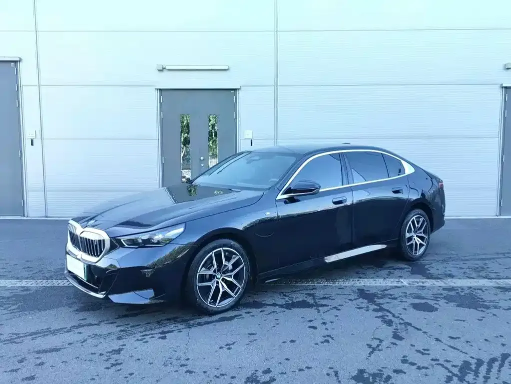 BMW i5 — фото 1