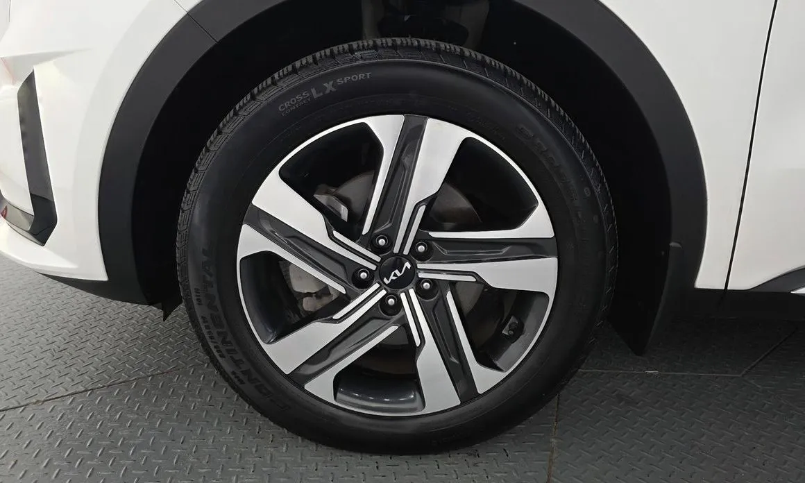 Kia Sorento — фото 8