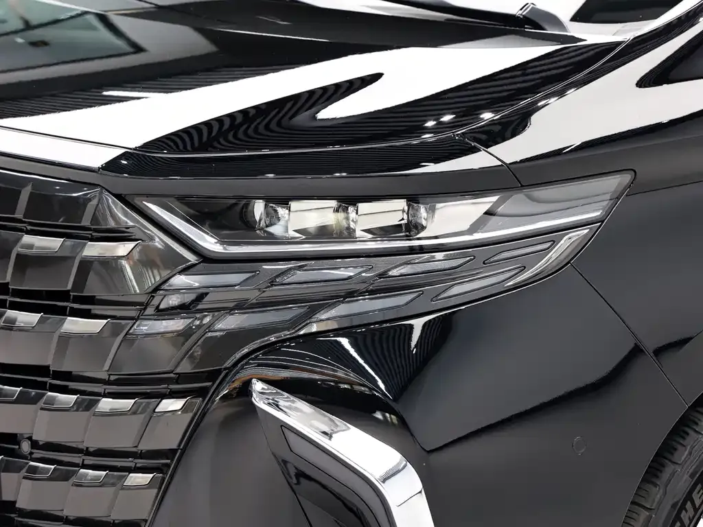 Toyota Alphard — фото 10