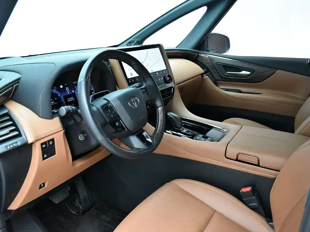 Toyota Alphard — фото 8