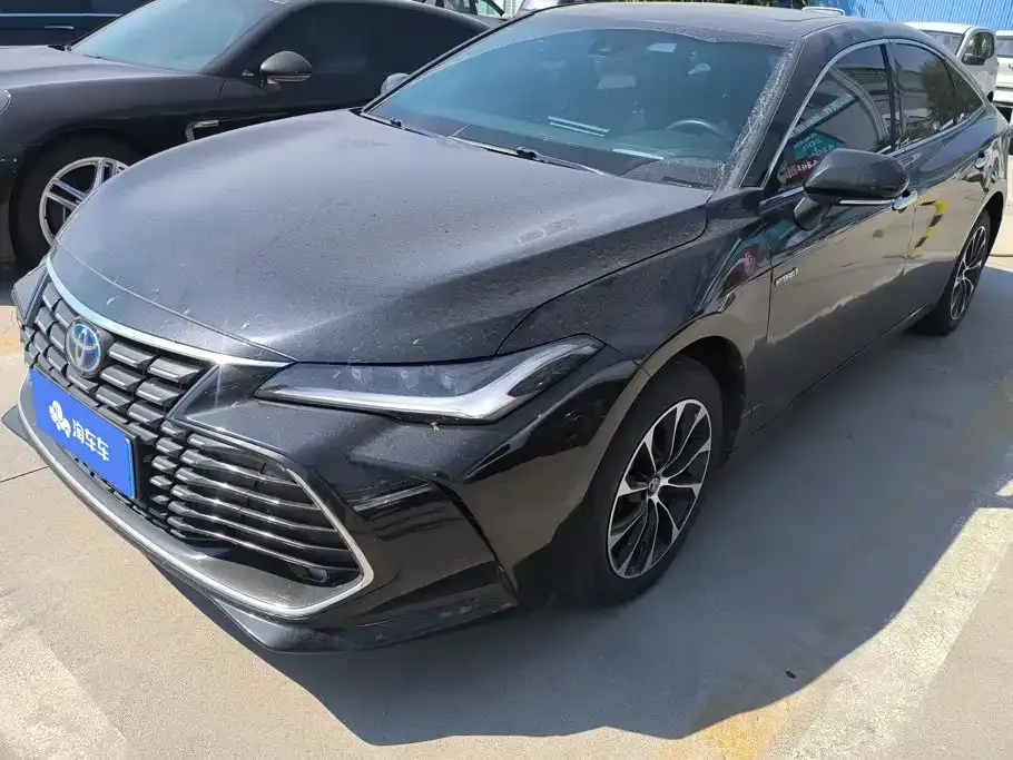 Toyota Avalon — фото 1