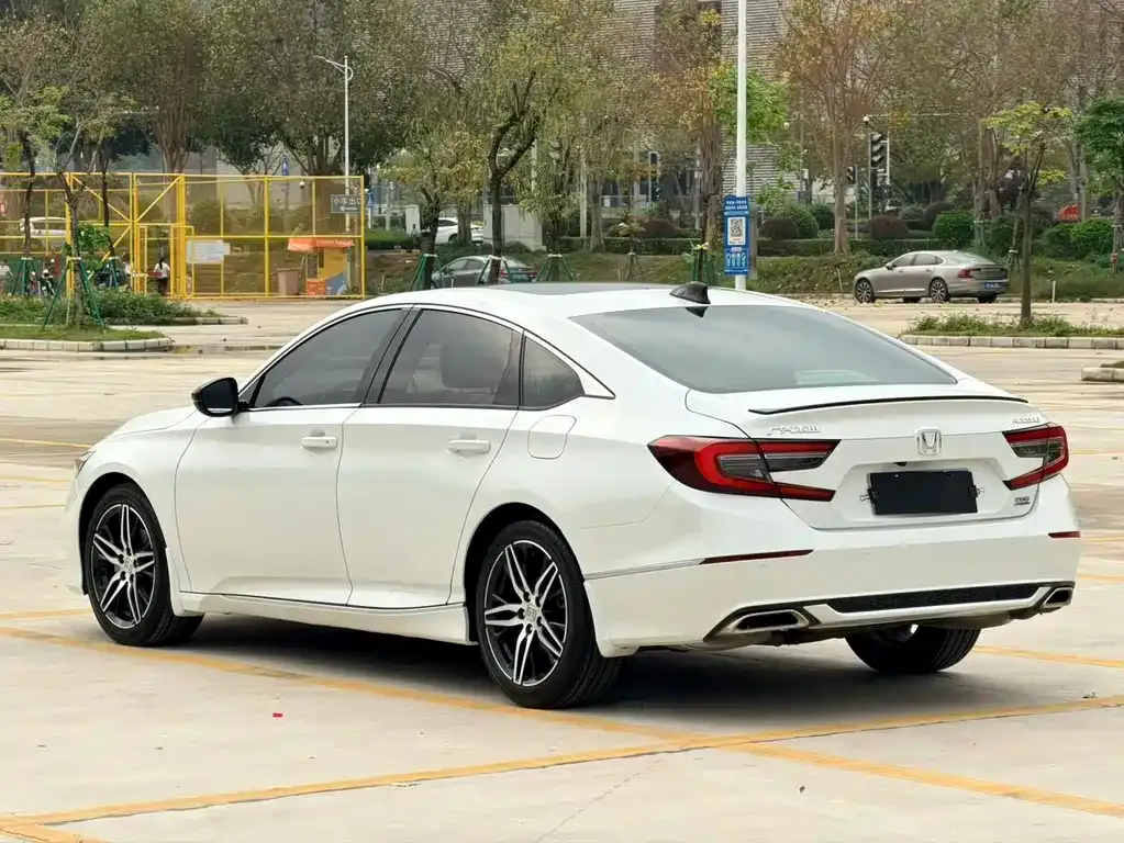 Honda Accord — фото 5