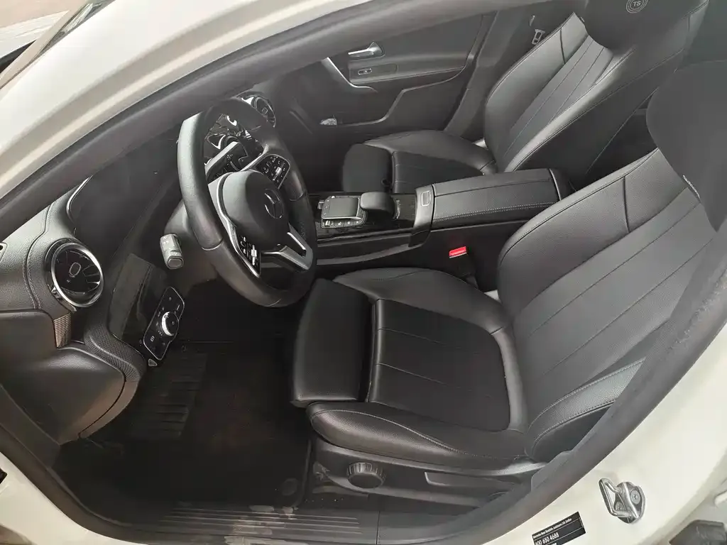 Mercedes-Benz A-Class — фото 10