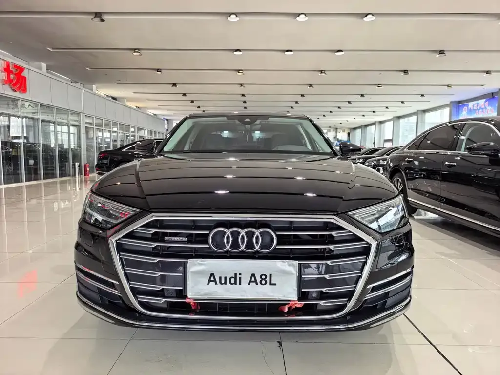 Audi A8 — фото 9