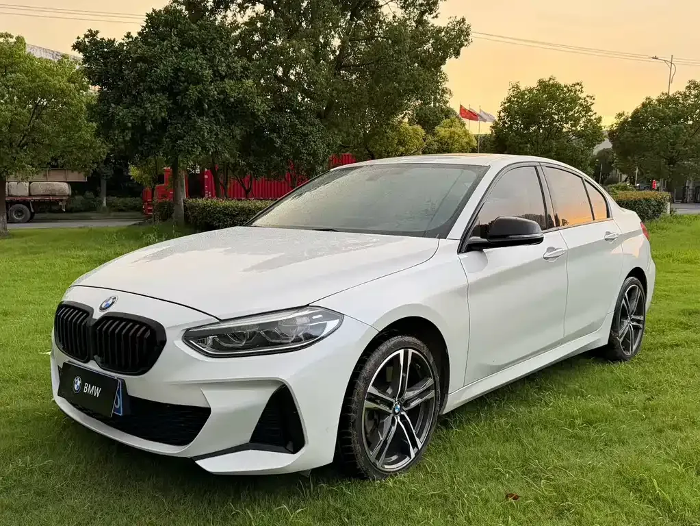 BMW 1 Series — фото 1