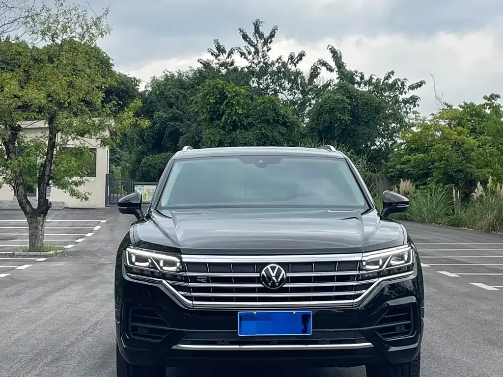 Volkswagen Touareg — фото 9