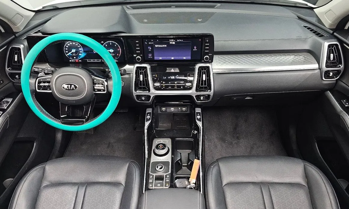 Kia Sorento — фото 9