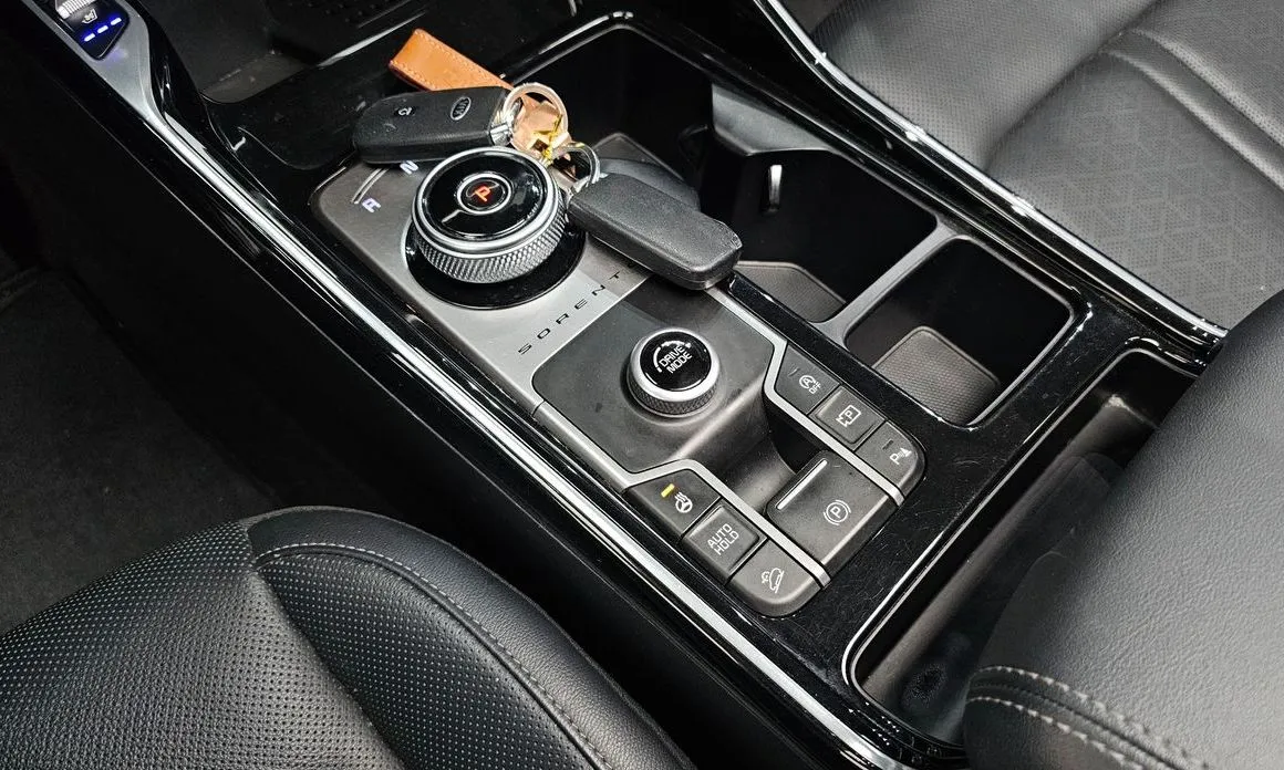 Kia Sorento — фото 8
