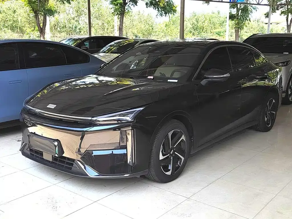 Geely Galaxy L6 — фото 3