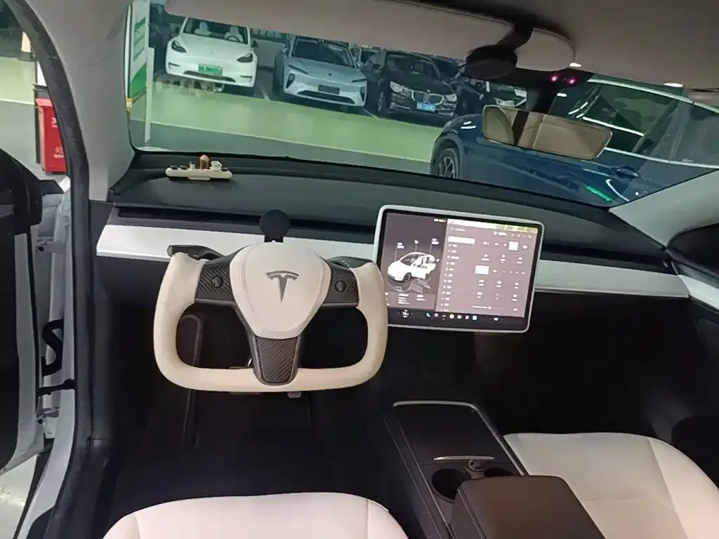 Tesla Model Y — фото 4