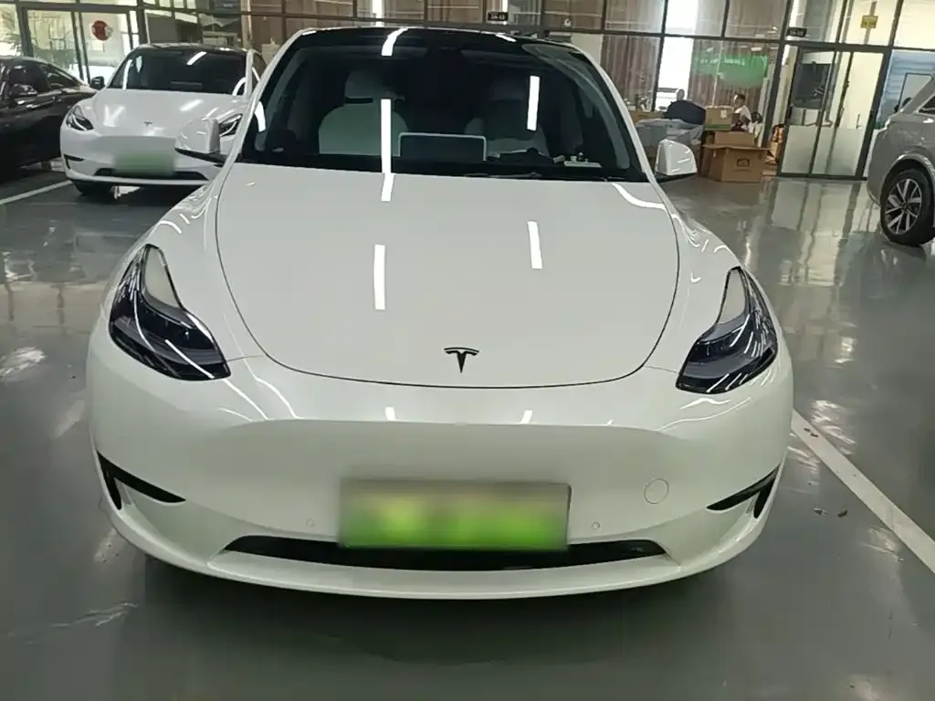 Tesla Model Y — фото 6