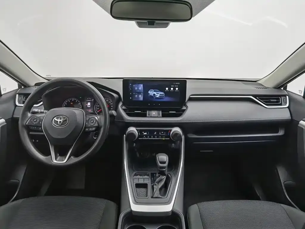 Toyota RAV4 — фото 5