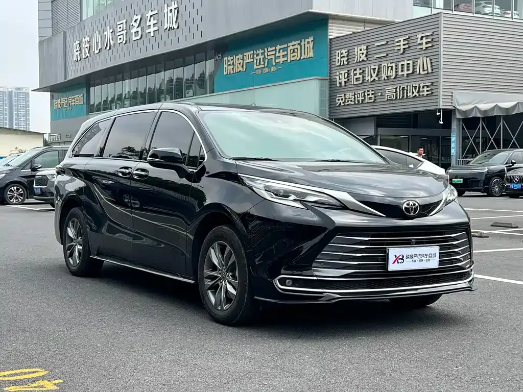 Toyota Sienna — фото 9