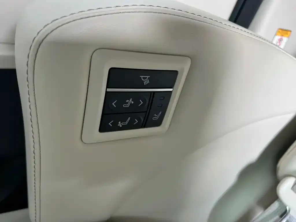 Toyota Sienna — фото 2