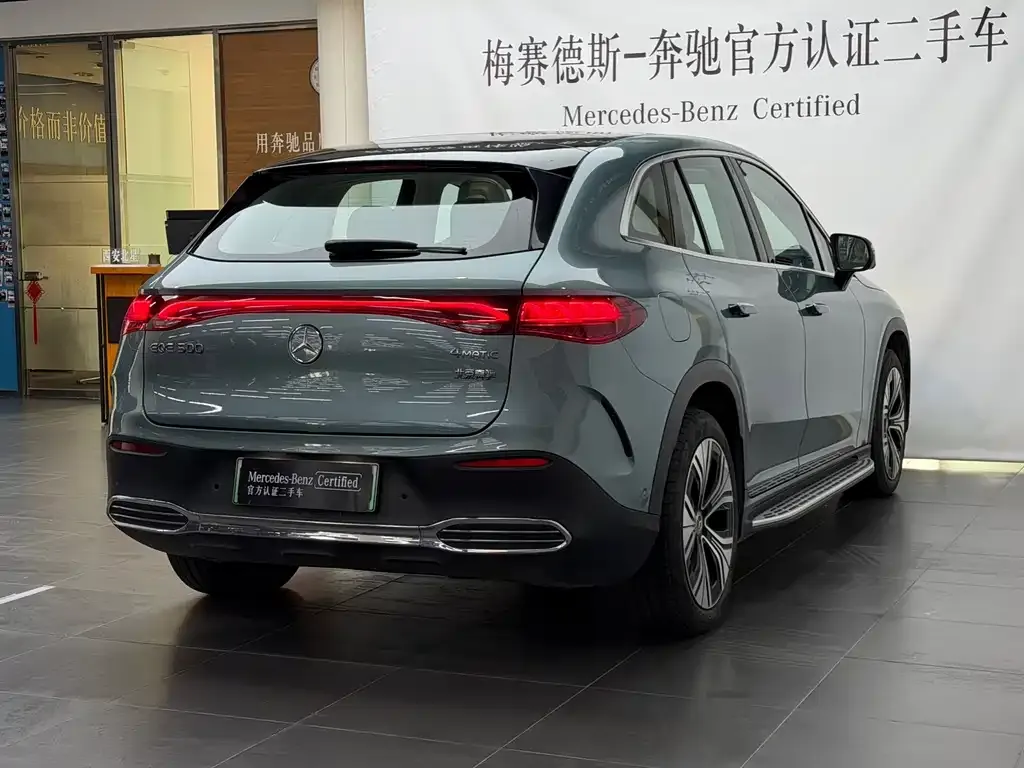 Mercedes-Benz EQE SUV — фото 4