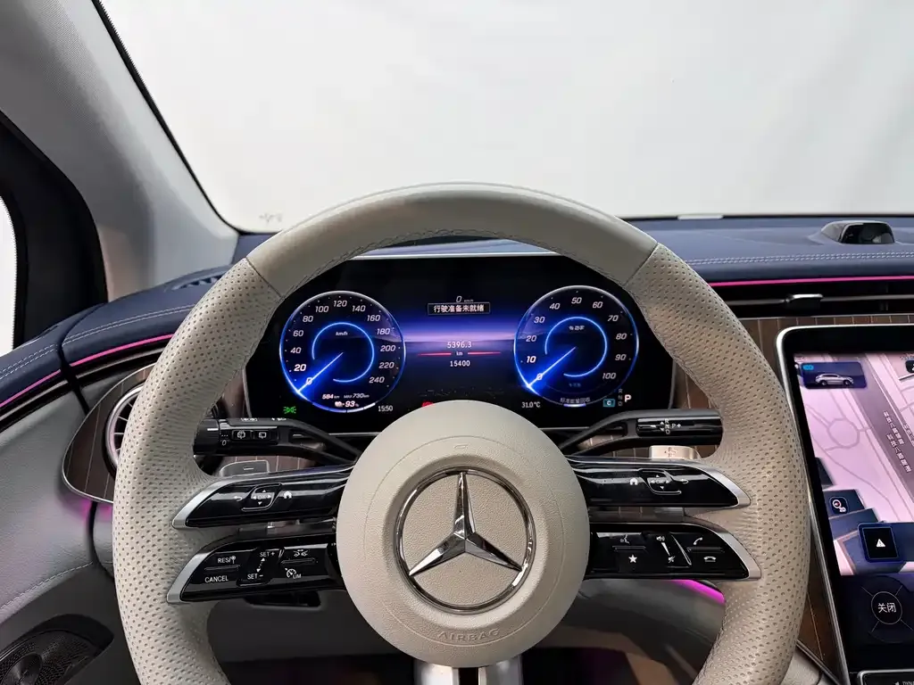 Mercedes-Benz EQE SUV — фото 6