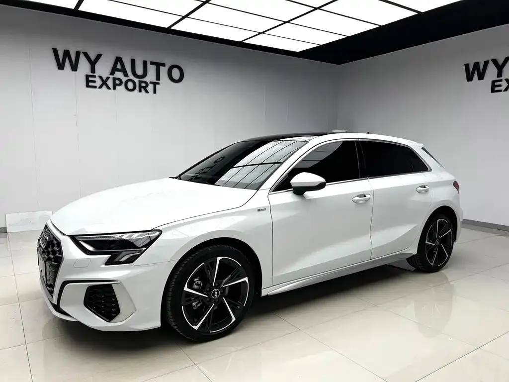 Audi A3 — фото 1