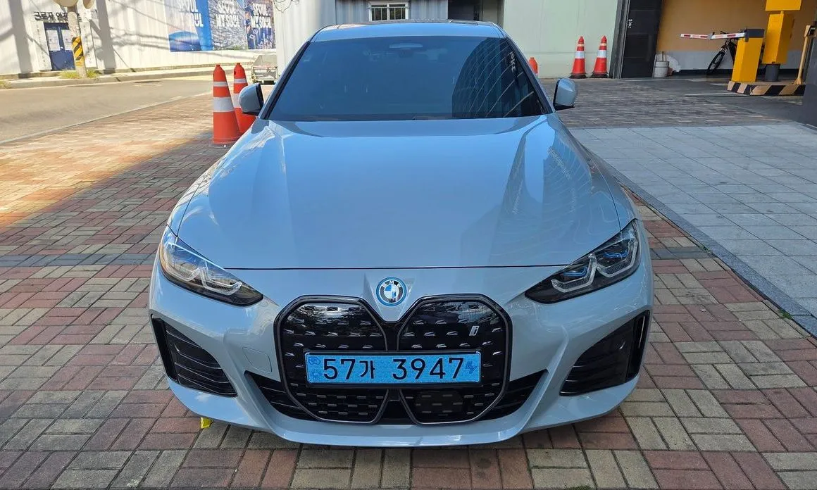 BMW i4 — фото 1