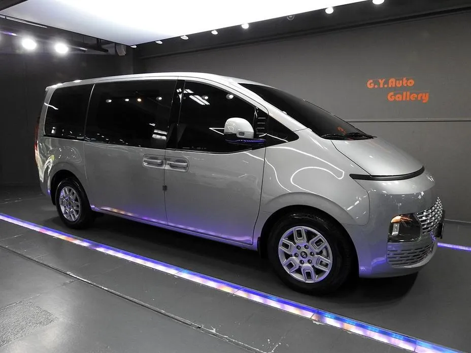 Hyundai Staria — фото 3