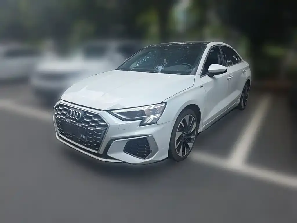 Audi A3 — фото 1