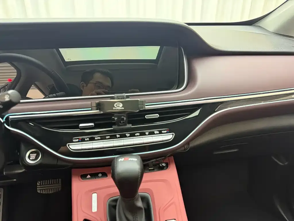 GAC Motor Trumpchi M6 — фото 9