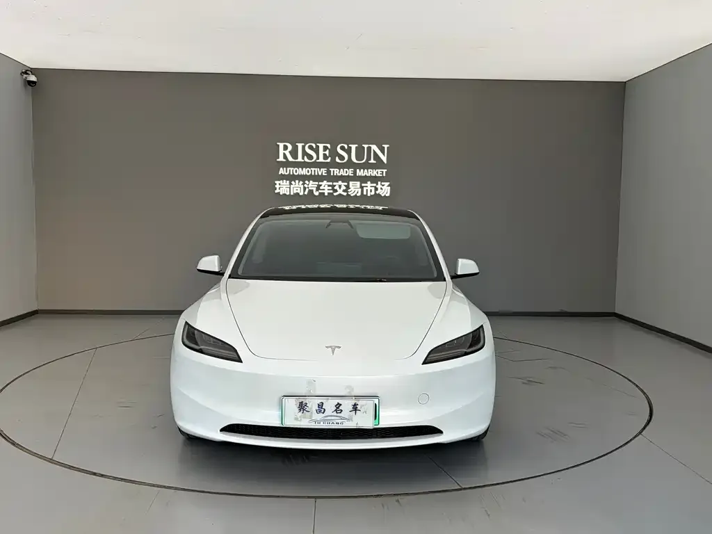 Tesla Model 3 — фото 5