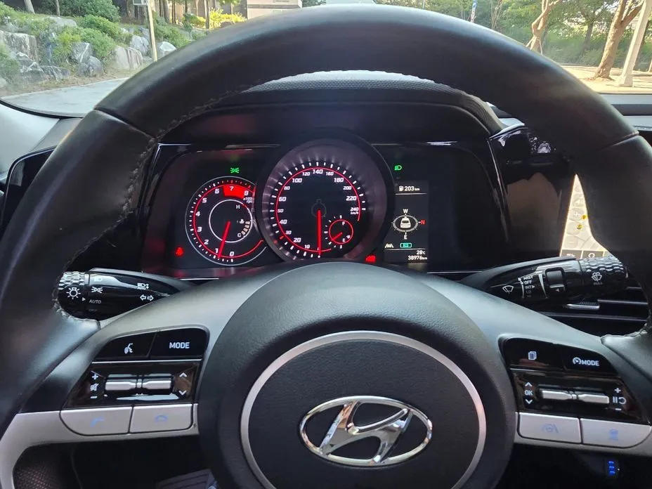 Hyundai AVANTE — фото 4