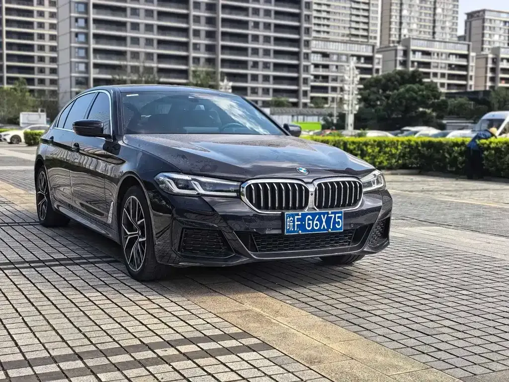 BMW 5 Series — фото 6
