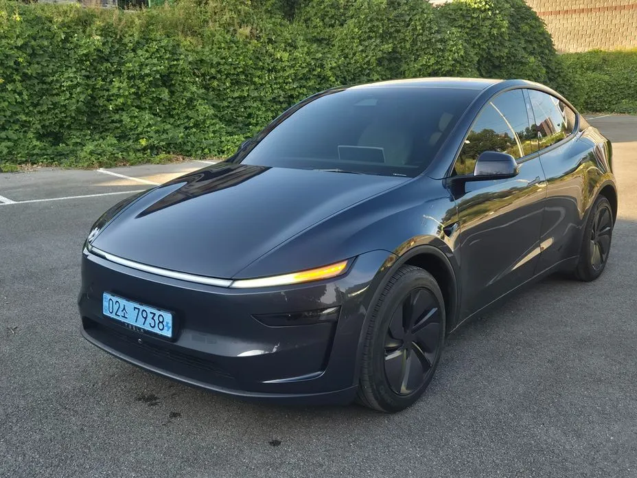 Tesla Model Y — фото 1