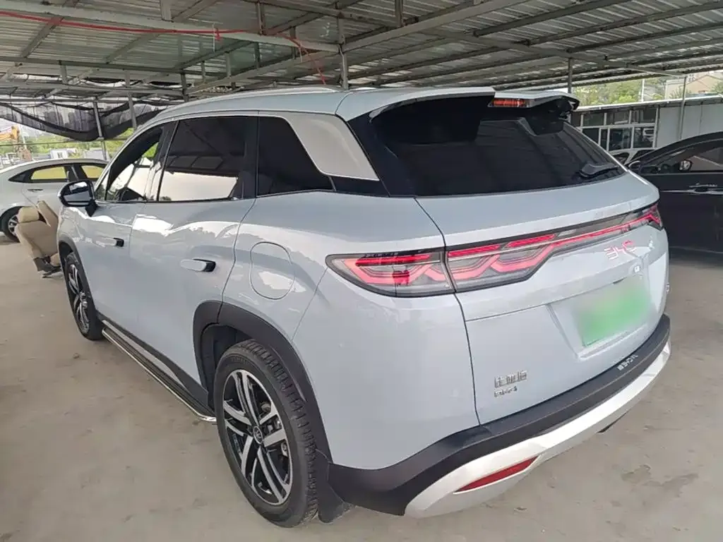 BYD L DM-i — фото 7