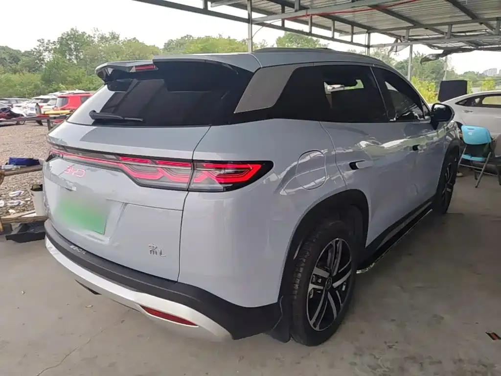 BYD L DM-i — фото 4