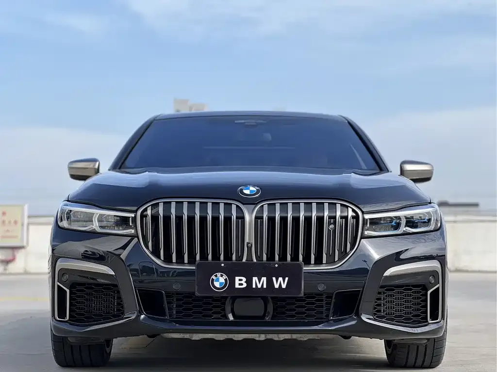 BMW 7 Series — фото 2