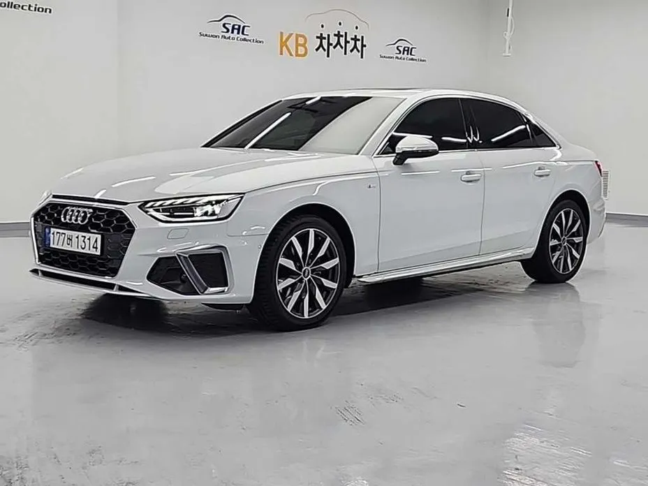 Audi A4 — фото 1