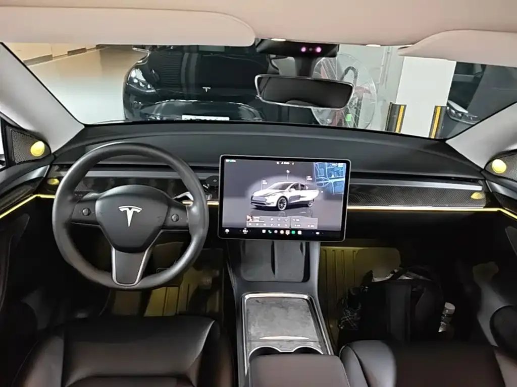 Tesla Model Y — фото 3