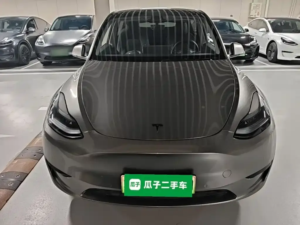 Tesla Model Y — фото 10