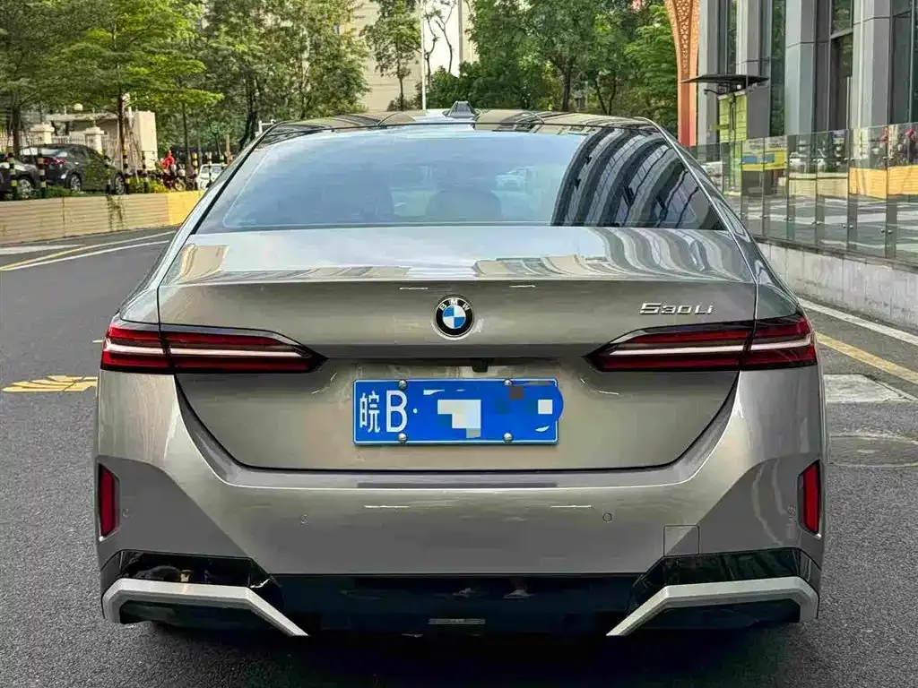 BMW 5 Series — фото 10