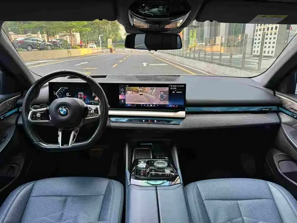 BMW 5 Series — фото 4