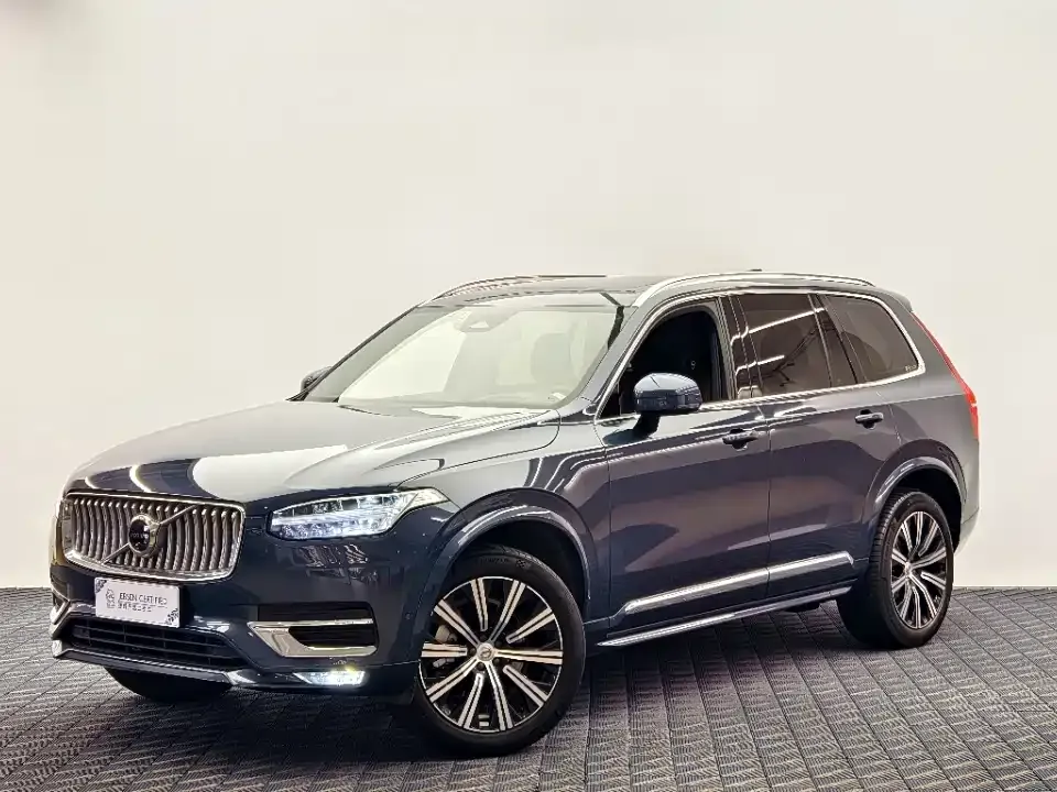 Volvo XC90 — фото 1