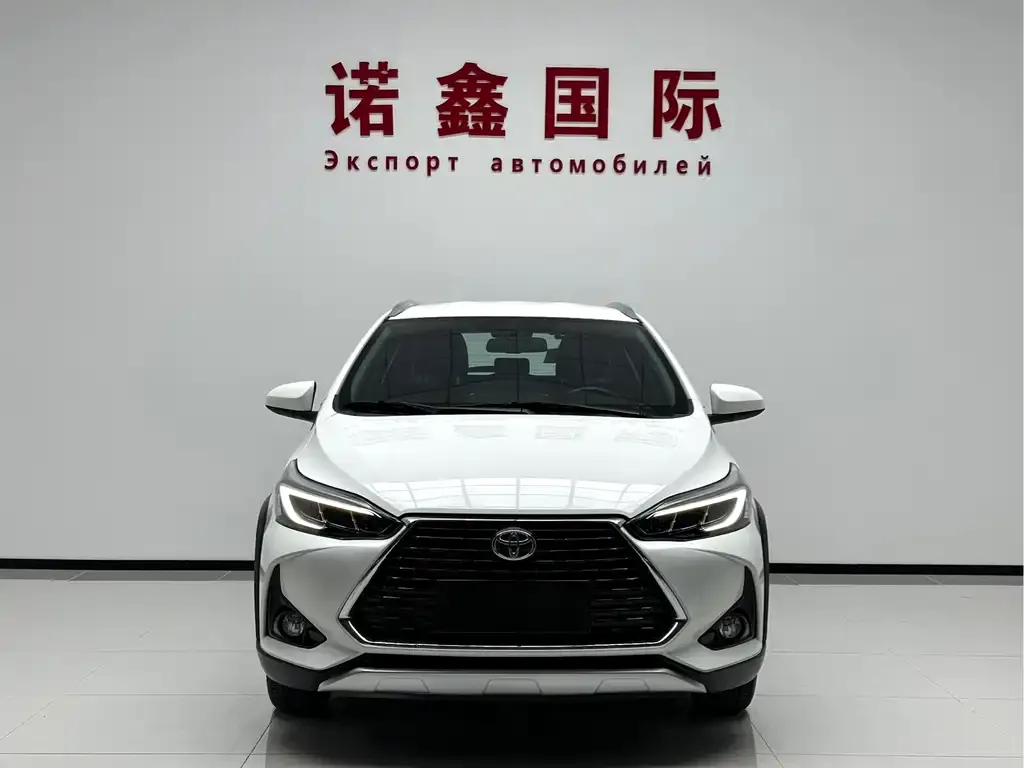 Toyota Yaris L — фото 2