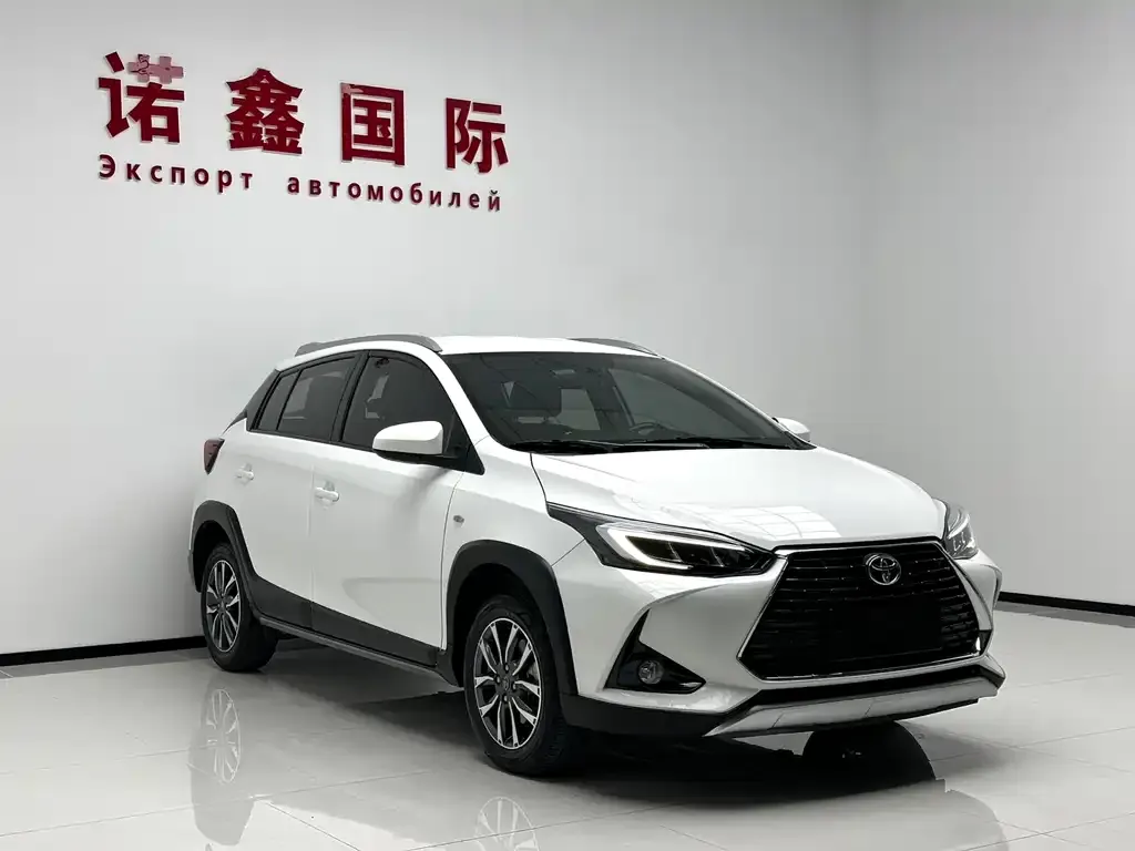 Toyota Yaris L — фото 3