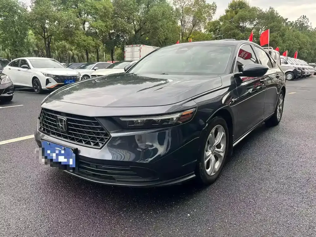 Honda Accord — фото 1