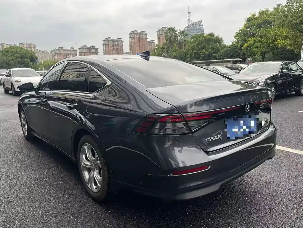 Honda Accord — фото 8