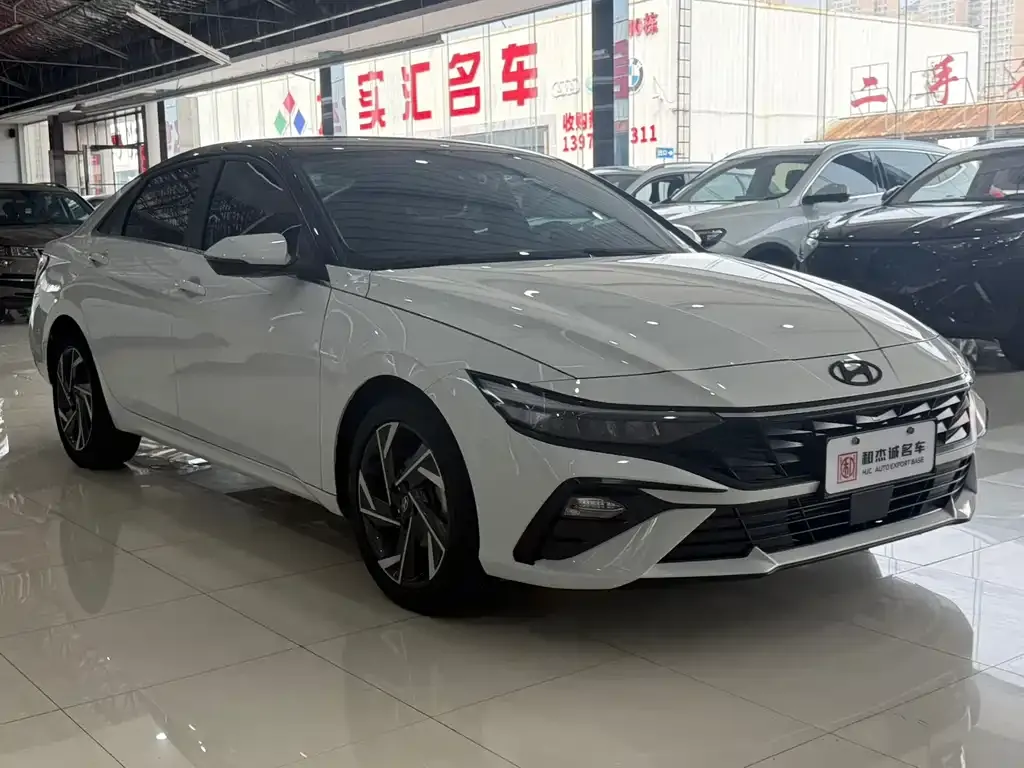 Hyundai Elantra — фото 6
