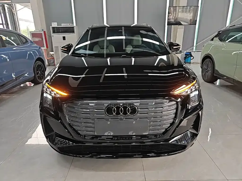 Audi Q5 e-tron — фото 7