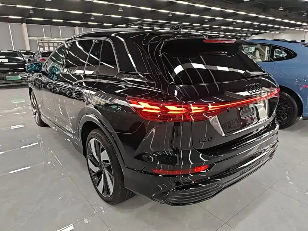 Audi Q5 e-tron — фото 5