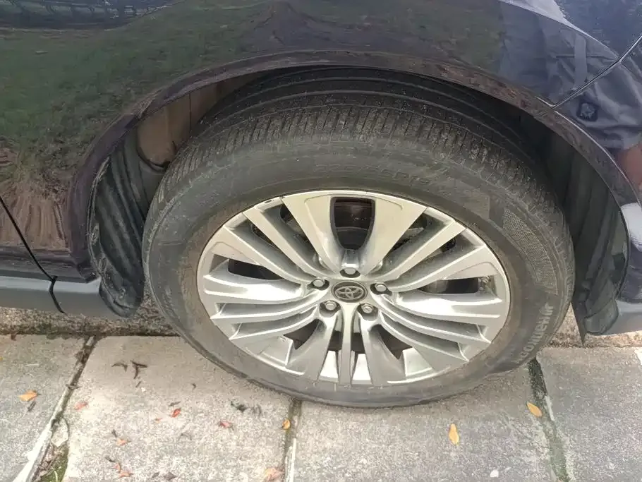 Toyota Harrier — фото 4