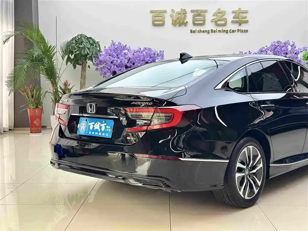 Honda Accord — фото 9