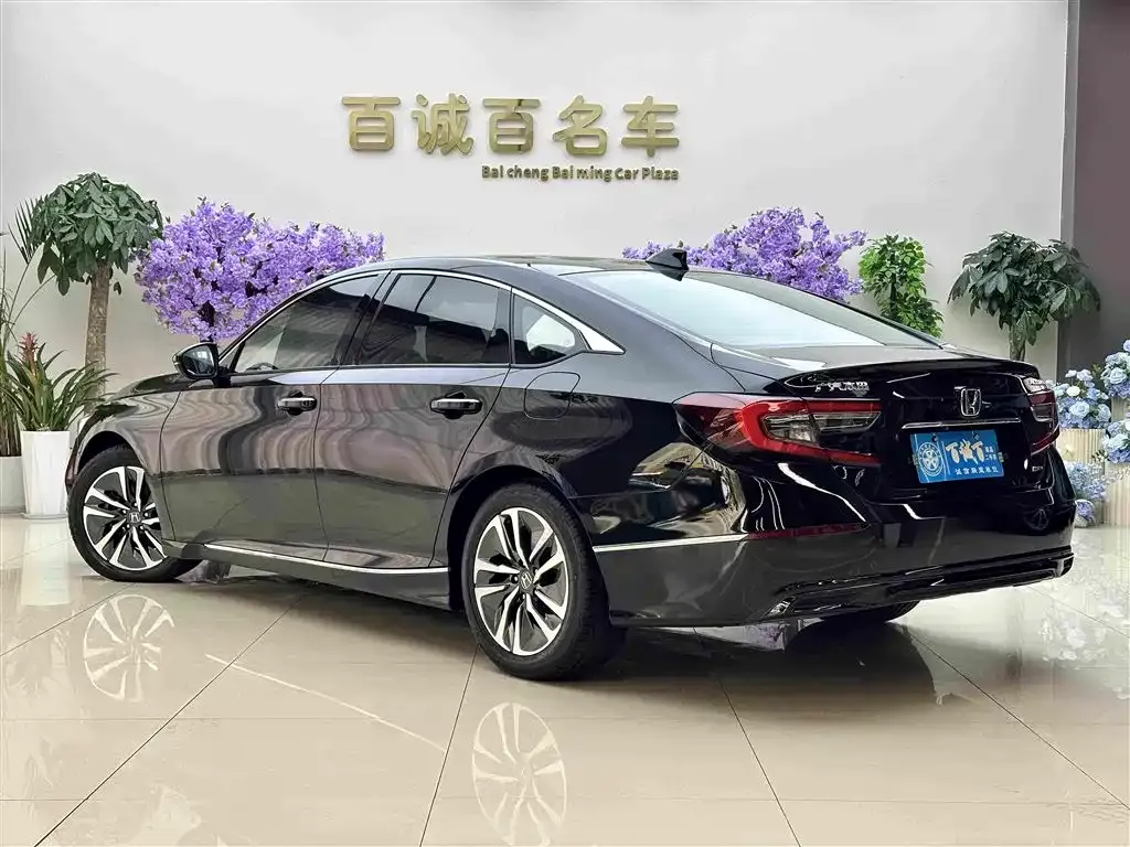 Honda Accord — фото 6