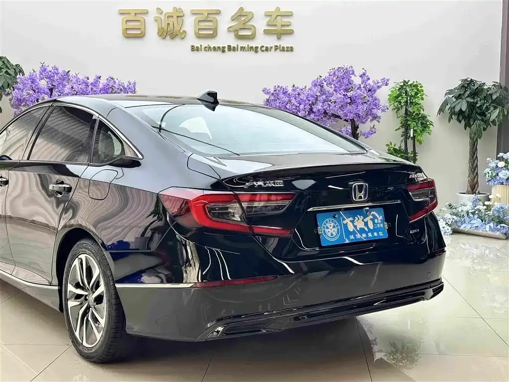 Honda Accord — фото 7