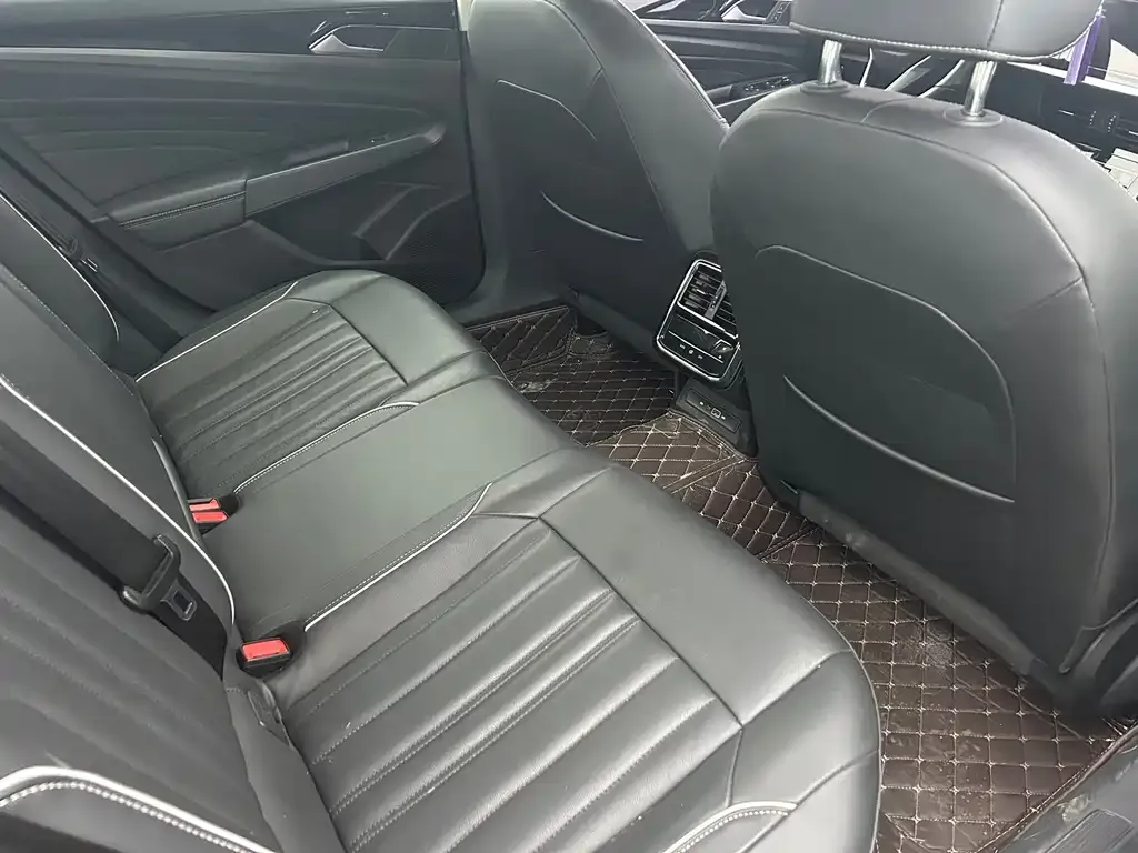 Volkswagen Passat — фото 7
